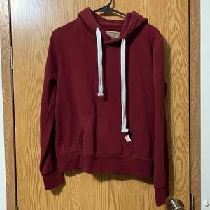 Women’s maroon pullover size medium